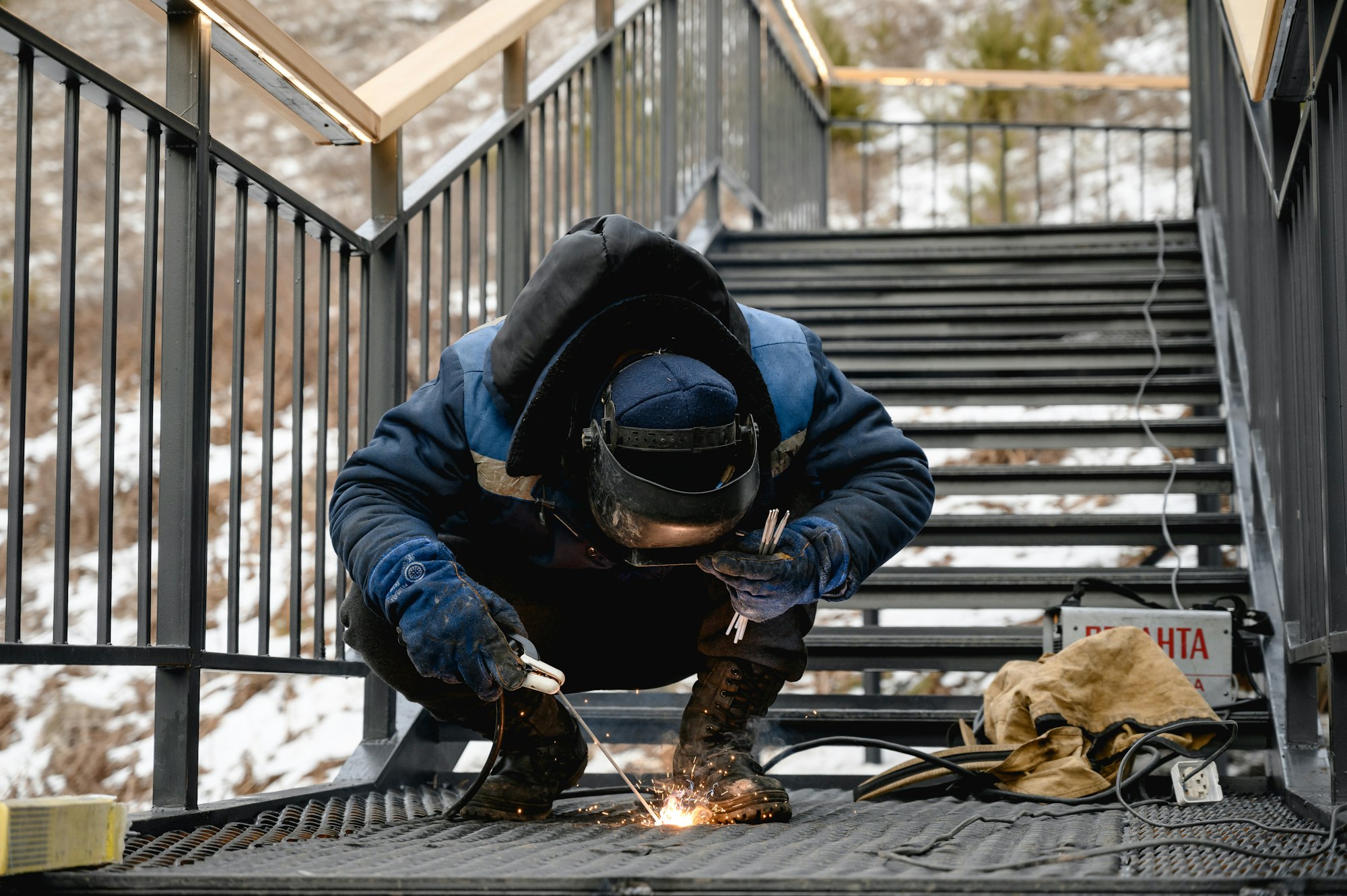 welders work at height